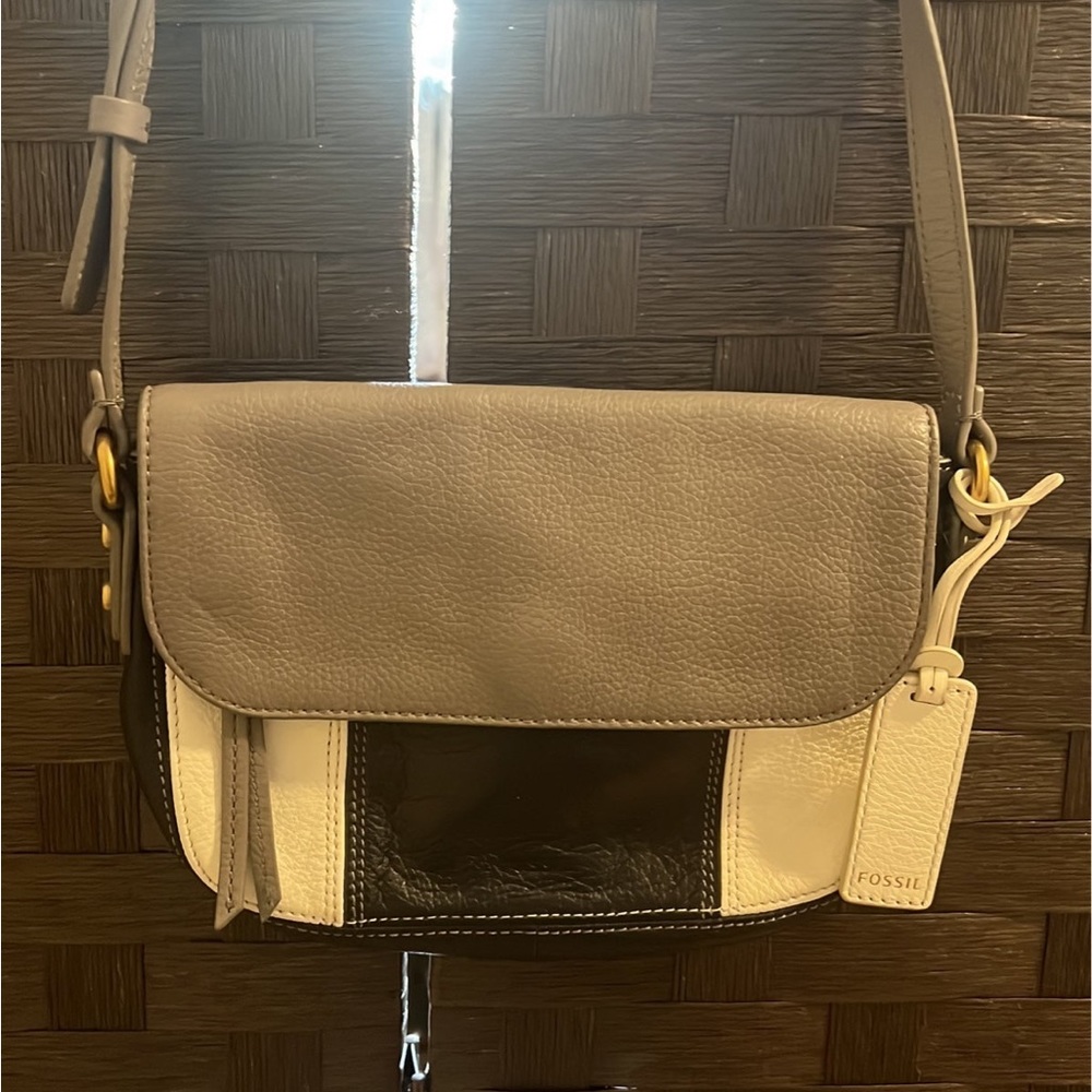 GUC FOSSIL CROSSBODY PURSE